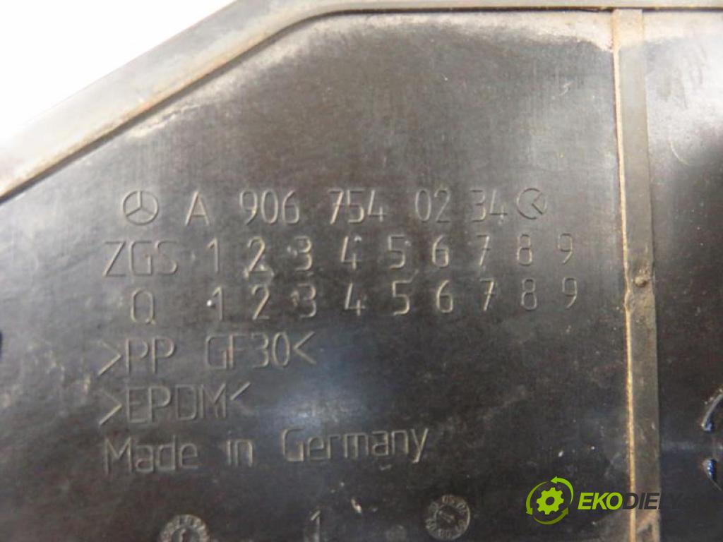 VW CRAFTER I 2.5 TDI BJK, CEBB manual 6 stupňová 80 kW 109 km  Dvierka nádrže paliva A9067540234 (Ostatné)