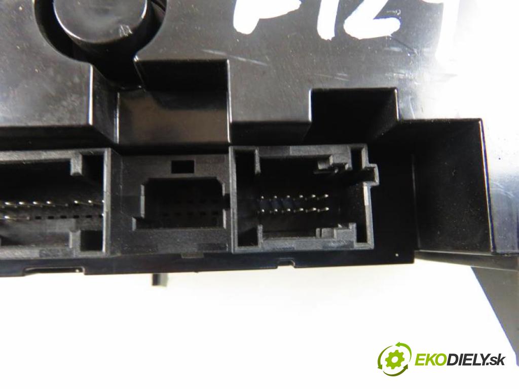 VW CRAFTER I 2.5 TDI BJK, CEBB manual 6 stupňová 80 kW 109 km  Panel kúrenia - klimatizácia 5HB00918300/2E1907040/C9960002 (Prepínače, spínače, tlačidlá a ovládače kúrenia)