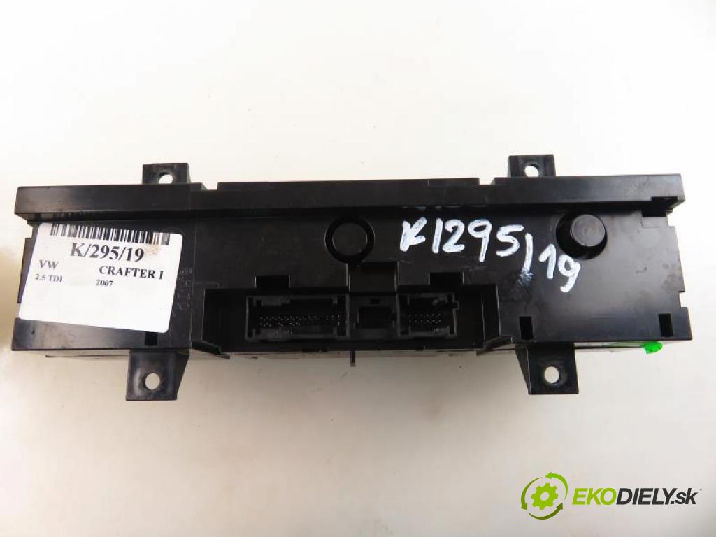 VW CRAFTER I 2.5 TDI BJK, CEBB manual 6 stupňová 80 kW 109 km  Panel kúrenia - klimatizácia 5HB00918300/2E1907040/C9960002 (Prepínače, spínače, tlačidlá a ovládače kúrenia)