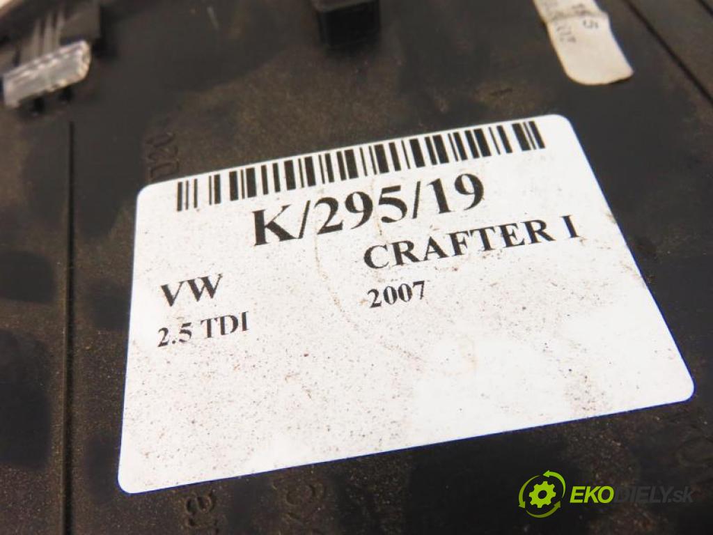 VW CRAFTER I 2.5 TDI BJK, CEBB manual 6 stupňová 80 kW 109 km Prístrojovka elektrický 9064467421/2E0920841M (Prístrojové dosky, displeje)