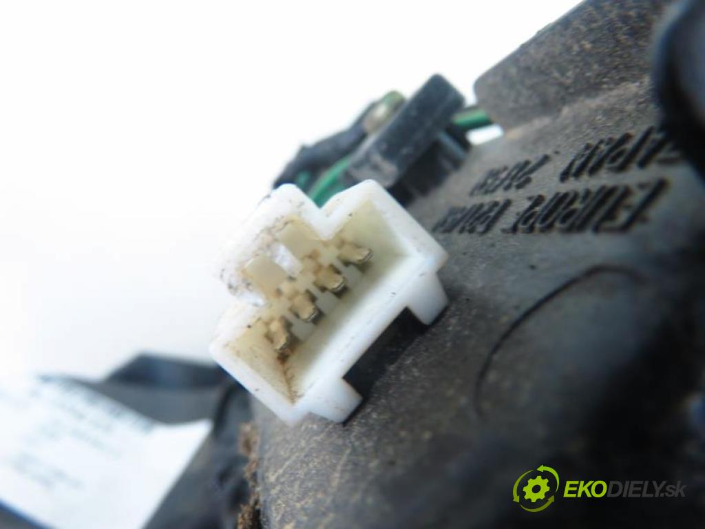 NISSAN ALMERA I N15 2.0 D CD20 manual 5 stupňová 55 kW 75 km  Svetlo pravé zadné  (Svetlá zadné)