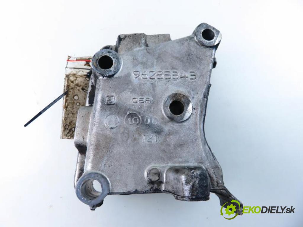 PEUGEOT 206 1.9 D WJZ (DW8) manual 5 stupňová 51 kW 69 km  Uchytenie Motor 96285843 (Držiaky motora)