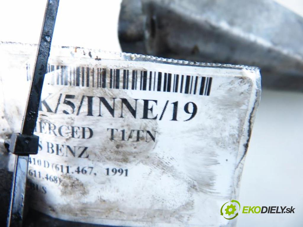 MERCEDES BENZ T1/TN 410 D (611.467, 611.468) OM 602.940 manual 5 stupňová 70 kW 95 km  Uchytenie Motor 6012232404/6012232404R4 (Držiaky motora)