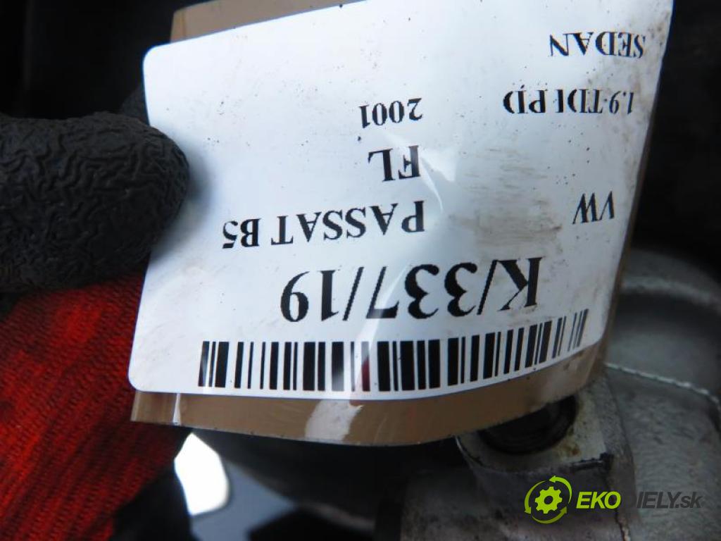 VW PASSAT B5 FL 1.9 TDI PD AVB manual 5 stupňová 74 kW 101 km  Posilovač 8D2612105A (Posilňovače bŕzd)