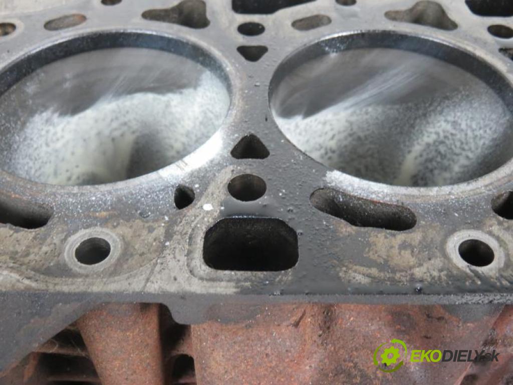 CITROEN JUMPER II 2.2 HDI 120 4HU (P22DTE) manual 6 - stupňová 88 kW 120 km  Blok Motor 4HU (Blok motora)