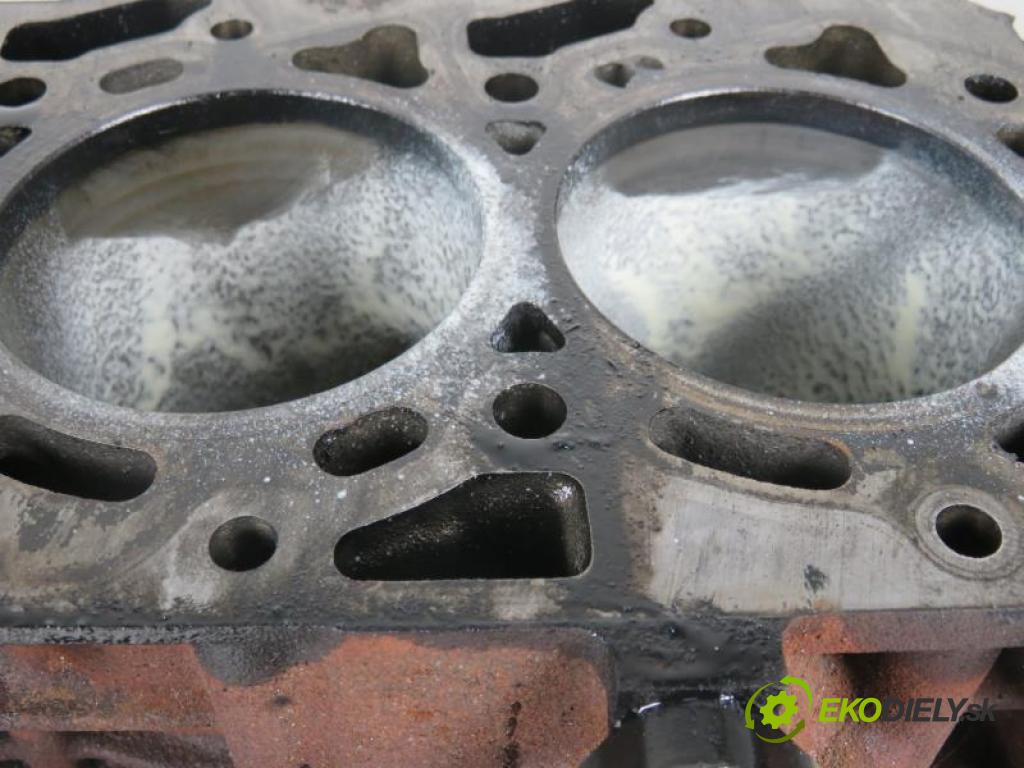 CITROEN JUMPER II 2.2 HDI 120 4HU (P22DTE) manual 6 - stupňová 88 kW 120 km  Blok Motor 4HU (Blok motora)