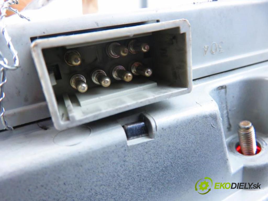 MERCEDES BENZ C W202 2.5 D C 250 D (202.125) OM 605.910 manual 5 stupňová 83 kW 113 km  Svetlo ľavé zadné 2028200964l (Svetlá zadné)