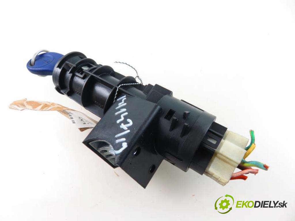 LANCIA Y 1.2 16V (840AD) 176 B9.000 manual 5 stupňová 63 kW 86 km  spínačka 06670 (Spínací skříňky a klíče)