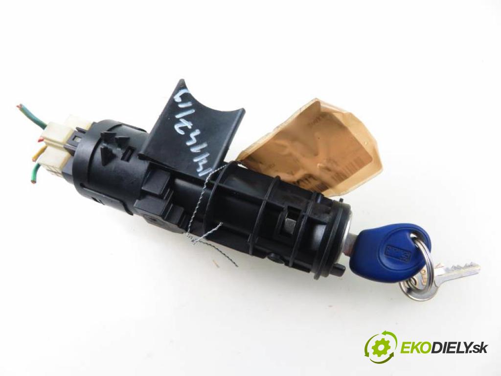 LANCIA Y 1.2 16V (840AD) 176 B9.000 manual 5 stupňová 63 kW 86 km  spínačka 06670 (Spínací skříňky a klíče)