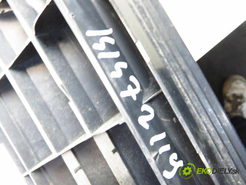 MERCEDES BENZ A W168 FL 1.7 CDI A 170 CDI (168.009, 168.109) OM 668.942 manual 5 stupňová 70 kW 95 km  mřížka / maska  (Mřížky (masky) chladičů)