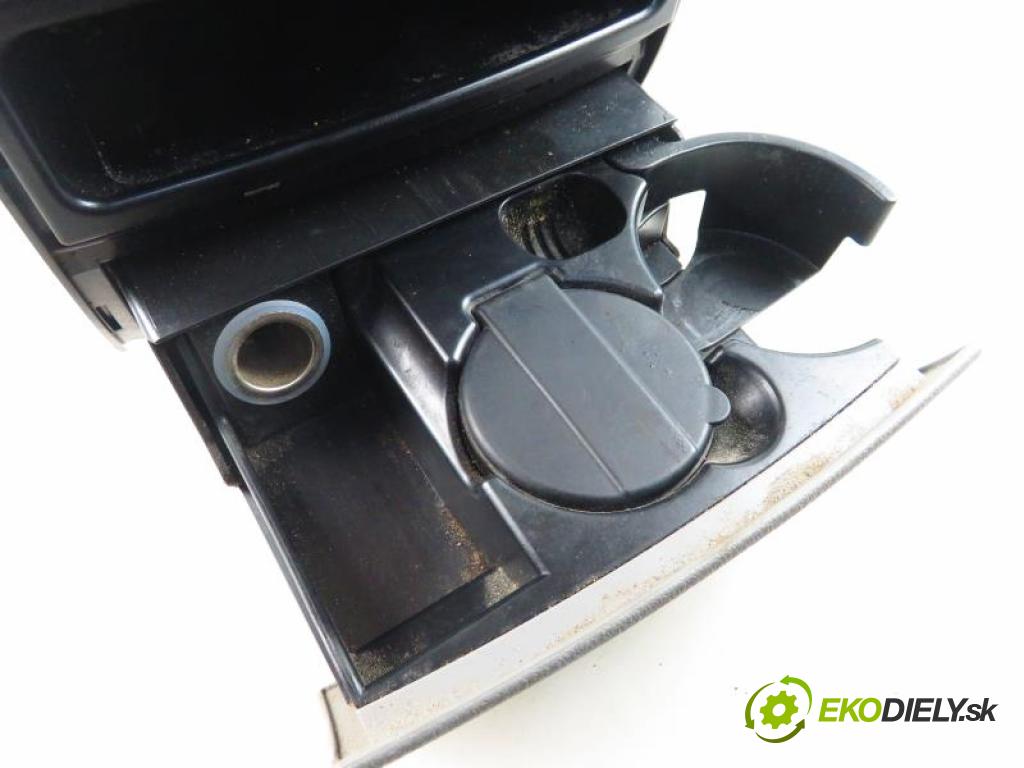 MERCEDES BENZ SPRINTER II 3-t (906) 209 CDI (906.611,906.613) OM 646.984 manual 6 stupňová 65 kW 88 km  popelník A9066800558/A9068100028/A9066890047 (Popelníky)