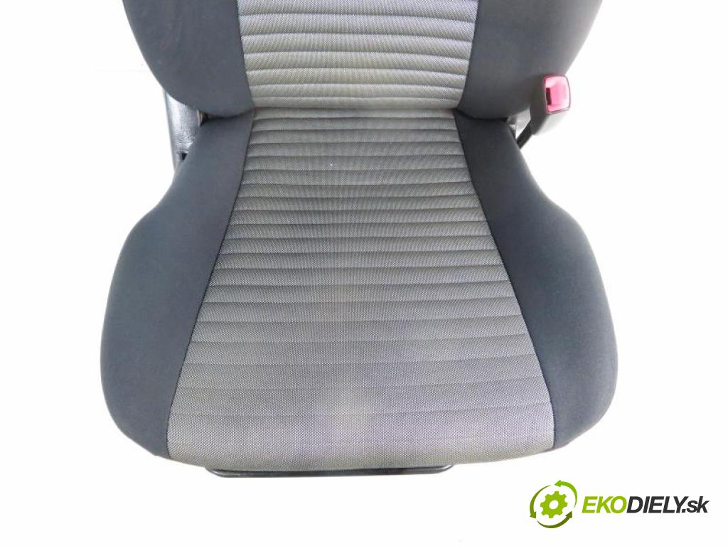 SUZUKI SX4 I (EY) 1.6 DDIS 9HX manual 5 stupňová 66 kW 90 km  Sedadlo  (Sedačky, sedadlá)