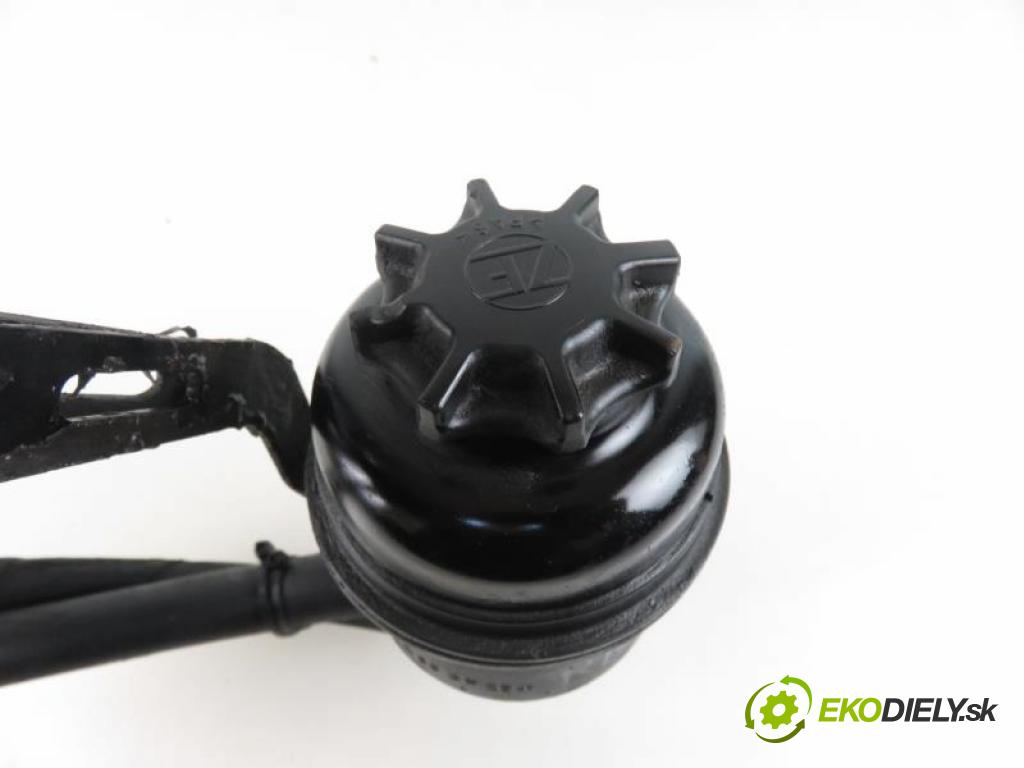 MERCEDES BENZ VITO W638 2.2 CDI 112 (638.094) OM 611.980 manual 5 stupňová 90 kW 122 km  nádržka servočerpadlo  (Zbiorniki płynu wspomagania)