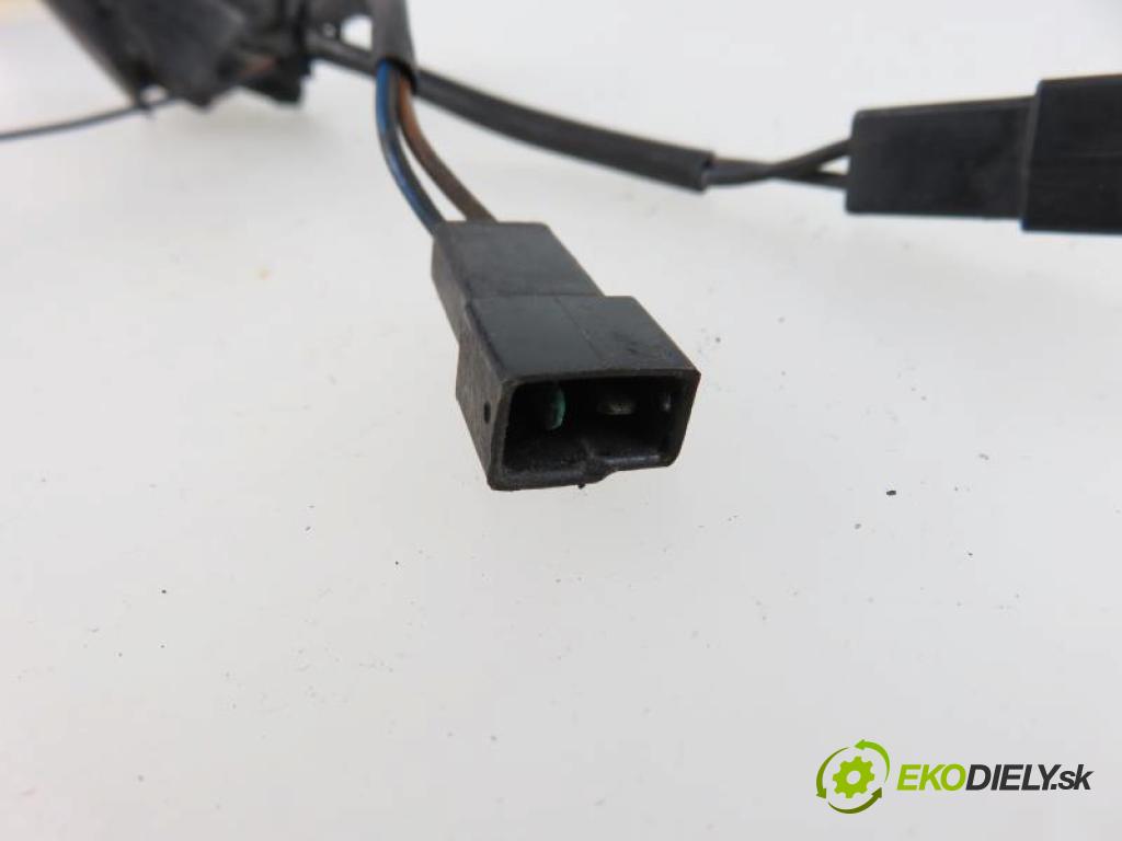 VW GOLF IV 4 1.6 AEH, APF, AKL manual 5 stupňová 74 kW 100 km  ostřikovač ostřikovače 8L0955988 (Ostatní)