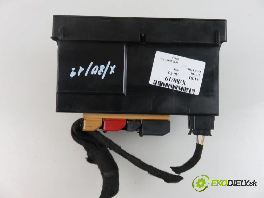 AUDI A6 C5 (4B2) 2.5 TDI QUATTRO AKN, AFB manual 6 stupňová 110 kW 150 km  Panel kúrenia climatronic 4B0820043P/5HB00760412/H052D620001 (Prepínače, spínače, tlačidlá a ovládače kúrenia)
