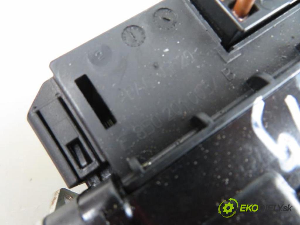 VW POLO V 1.2 TDI CFWA manual 5 stupňová 55 kW 75 km  mechanismus oken PTE 6R0959812G/0130822533/E850201008