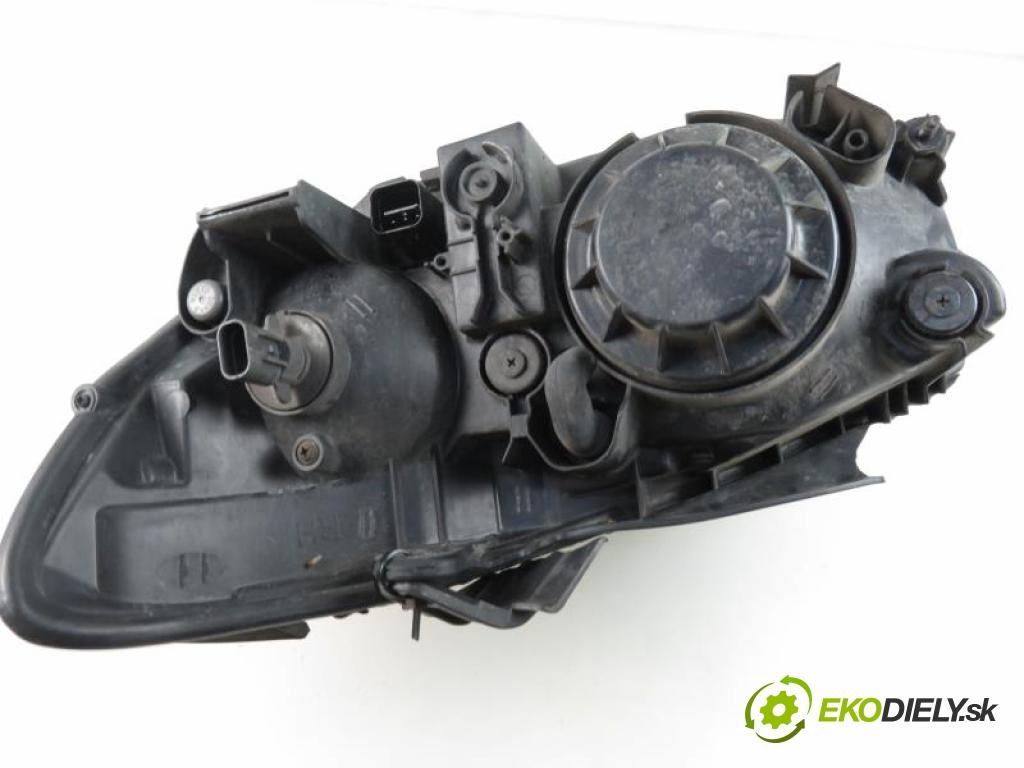 KIA CERATO 1.5 CRDI D4FA manual 5 stupňová 75 kW 102 km  Svetlo PP  (Svetlá predné)