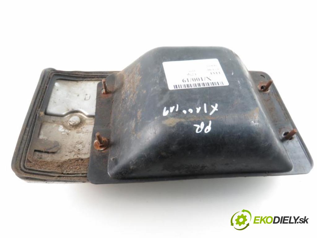 FSO 125P SEDAN 1979 1481,00 Lampy tylne 1481,00 Svetlo pravé zadné