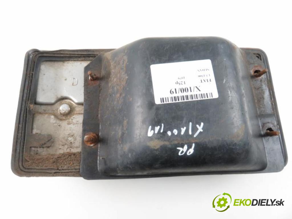 FSO 125P SEDAN 1979 1481,00 Lampy tylne 1481,00 Svetlo pravé zadné