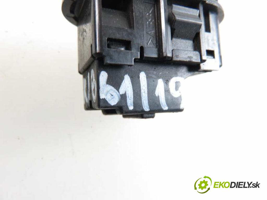 SUZUKI IGNIS II (MH) HB 2003 1248,00 Panele sterowania, przełączniki 1248,00 přepínač zpětných zrcátek 3795083E20;2313T