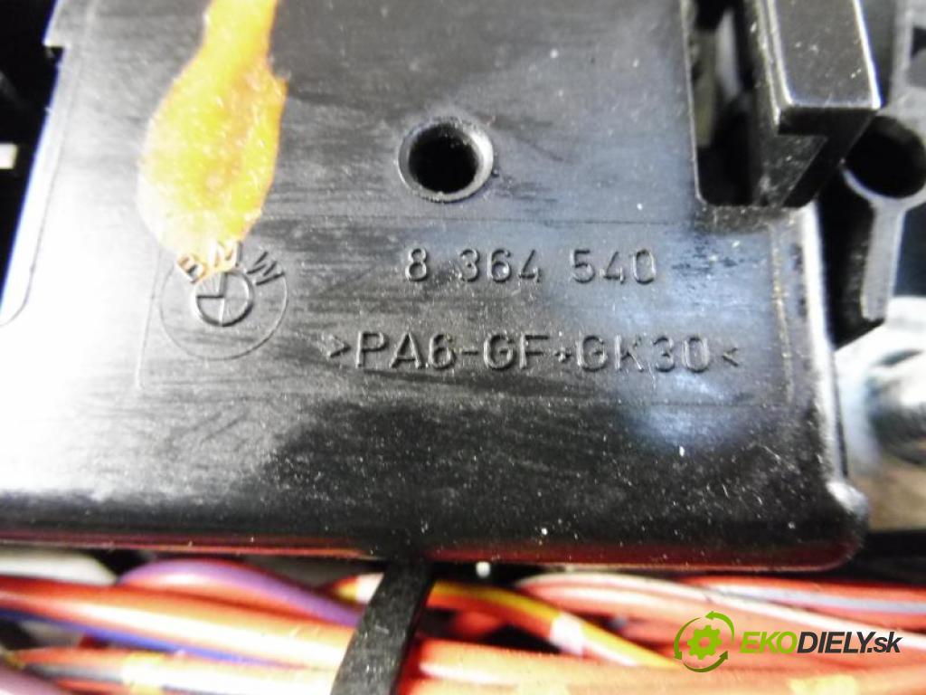 BMW 3 Touring E46 KOMBI 2001 2,00 Skrzynki bezpieczników 1951,00 skříňka POJISTKY: 8364542;8364540