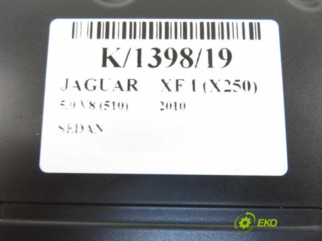 JAGUAR XF (X250) SEDAN 2010 5000,00 Nawigacje GPS fabryczne 5000,00 čítač navigácie AW8310E887AB (Ostatné)