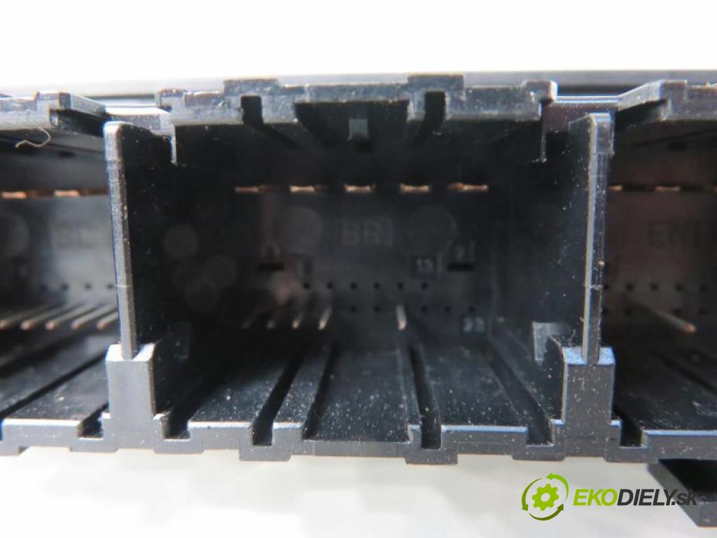 FORD FOCUS MK1 FL HB 2001 1,80 Moduły komfortu 1753,00 MODUL komfortu 1S7T15K600FA;5WK48730ABF