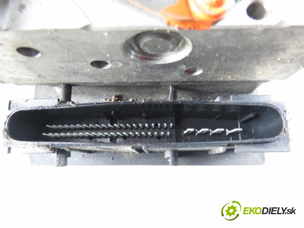 RENAULT SCENIC II MINIVAN 2003 1,90 Sterowniki ABS 1870,00 Pumpa ABS 0265950300;0265234000;8200038702 (Pumpy ABS)