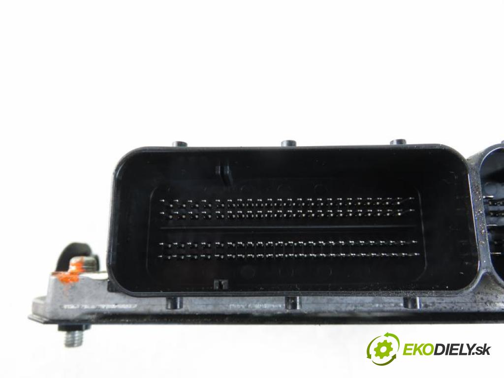 MITSUBISHI ASX (GA_W_) SUV 2013 1798,00 Sterowniki silnika 1798,00 Riadiaca jednotka Motor 4N13;2757002962;1860C107
