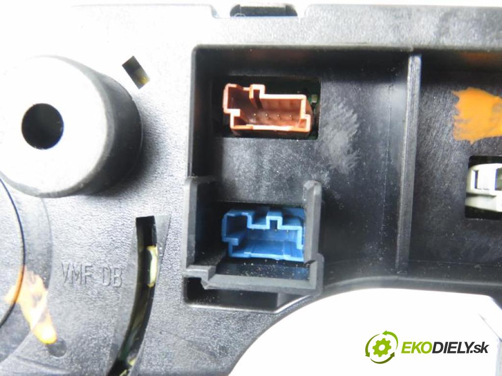 CITROEN C4 Grand Picasso I (UA_) VAN 2008 2,00 Panele sterowania, przełączniki 1997,00 PAKA/ŘAZENÍ/SADA: 96644965XT;96591774XT;96481641XT