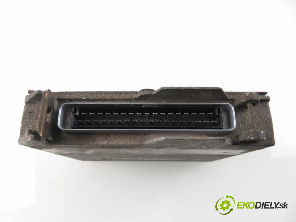 RENAULT MEGANE Scenic (JA0/1_) MINIVAN 1998 1598,00 Sterowniki silnika 1598,00 Riadiaca jednotka Motor S105654003F;7700103290E