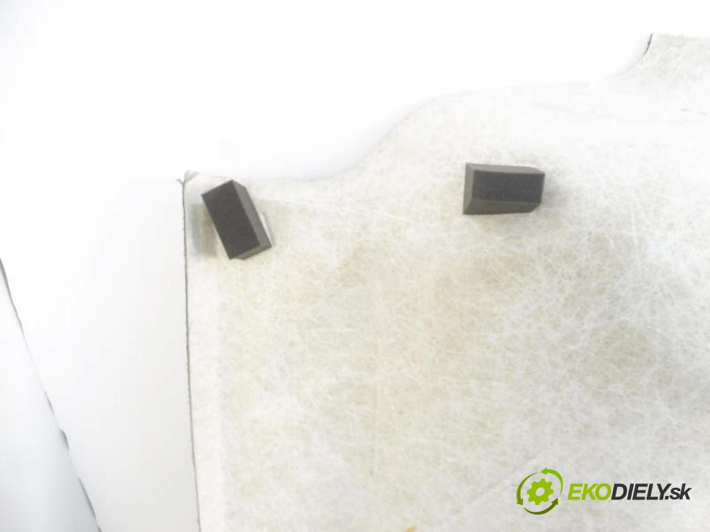 INFINITI QX30 HB 2018 2,00 Podsufitki 1991,00 Stropný tapacír A064504 (Stropné tapacíre)