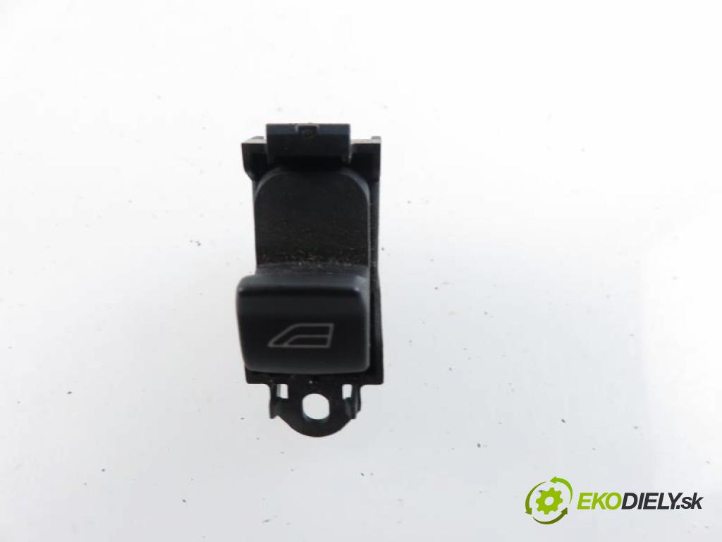 VOLVO C30 HB 2007 1596,00 Panele sterowania, przełączniki 1596,00 prepínač okien PP 30774162