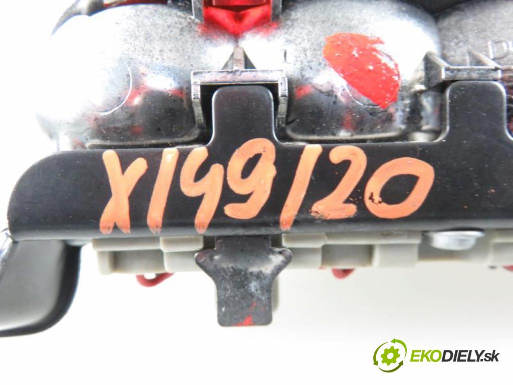 KIA SORENTO I (JC) SUV 2003 103,00 2.5 CRDi 140 - D4CB 2497,00 svetlo bŕzd 927003E0