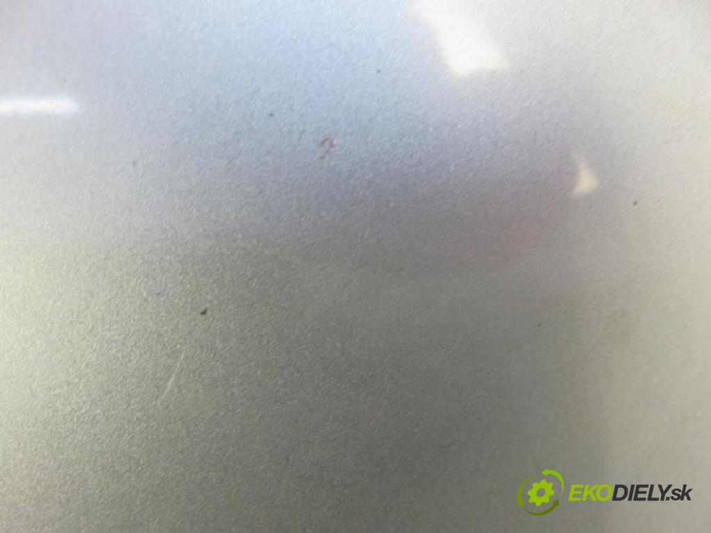 MAZDA MPV II (LW) VAN 2004 100,00 2.0 DI 136 1998,00 kapota (Kapoty)