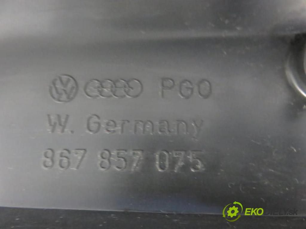 VW POLO (86C, 80) HB 1986 1272,00 Deski rozdzielcze, konsole 1272,00 doska 867857075;867857007A;867857053A