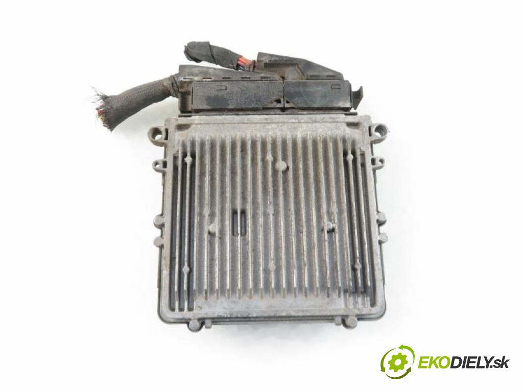 MERCEDES-BENZ KLASA GL (X164) SUV 2007 2987,00 Sterowniki silnika 2987,00 Riadiaca jednotka Motor 6421505977; 0281013948