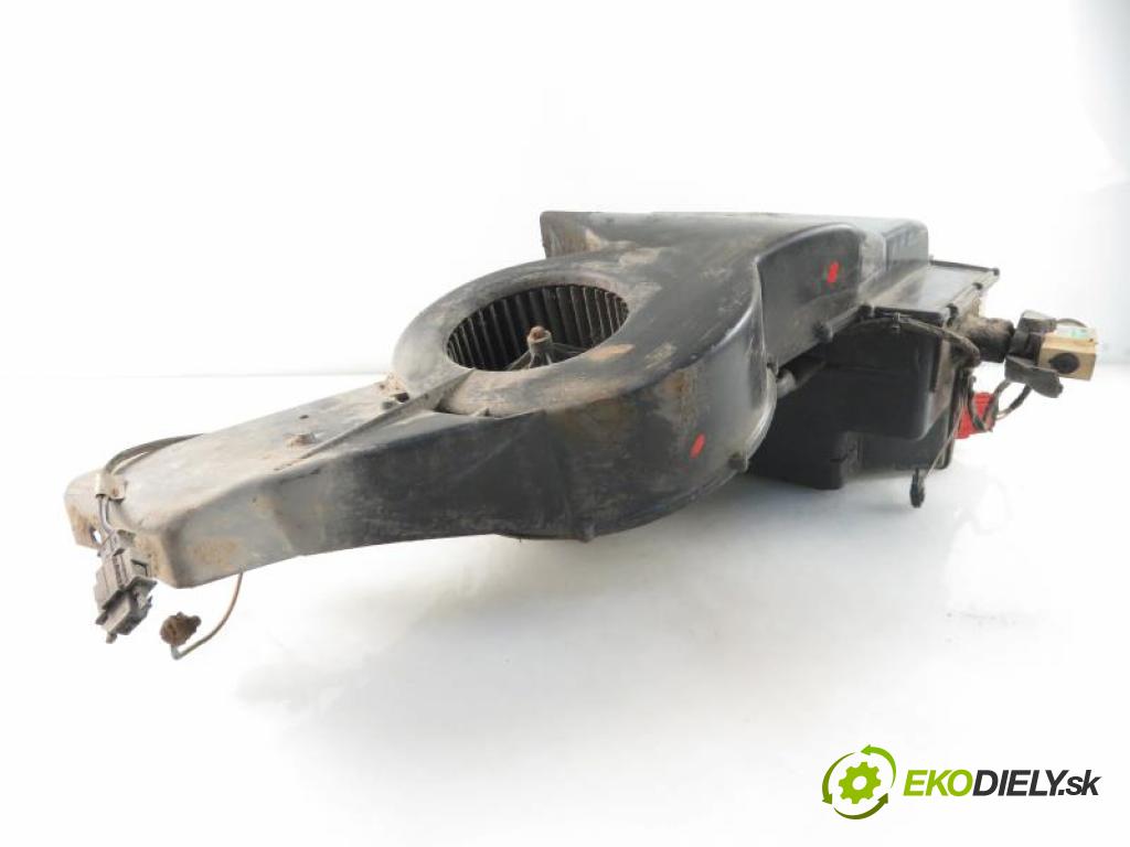 VW TRANSPORTER IV Autobus (70XB, 70XC, 7DB, 7DW, 7DK) CARAVELLE 1997 2461,00 Parowniki 2461,00 topné těleso radiátor topení klimatizace 701819021B;703820121D