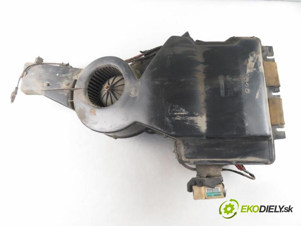 VW TRANSPORTER IV Autobus (70XB, 70XC, 7DB, 7DW, 7DK) CARAVELLE 1997 2461,00 Parowniki 2461,00 topné těleso radiátor topení klimatizace 701819021B;703820121D