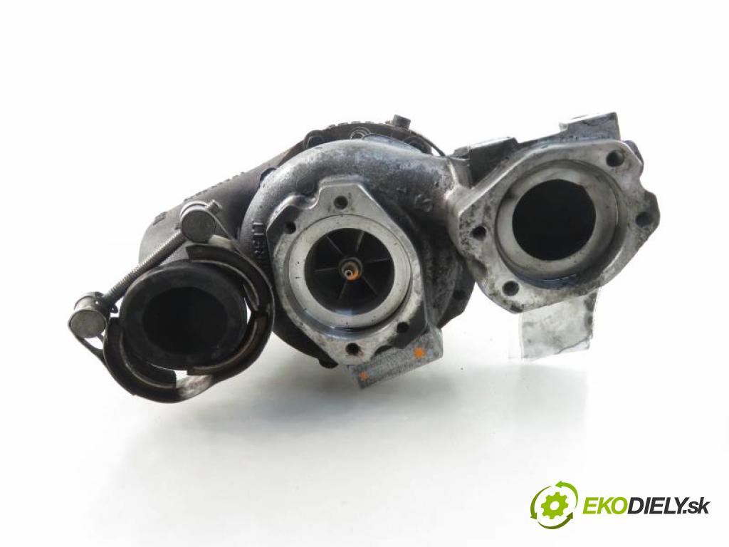 VW PHAETON (3D1, 3D2, 3D3, 3D4, 3D6, 3D7, 3D8, 3D9) SEDAN 2004 4921,00 Kompletne turbosprężarki 4921,00 RYCHLONABÍJAČKA: 07Z145701P (Turbodúchadlá (kompletné))