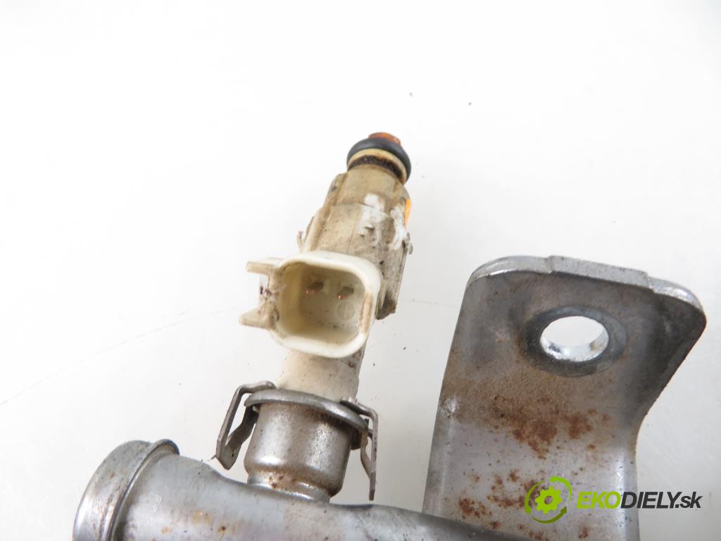 MAZDA 6 sedan (GG) SEDAN 2002 1798,00 Listwy wtryskowe 1798,00 Lišta vstrekovacia 1S7GGA;1S7G9D280DA;XL5E9F775AB (Vstrekovacie lišty)