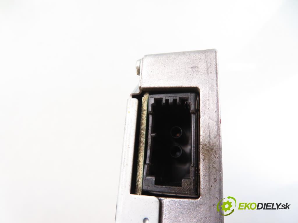 VOLVO V50 (MW) KOMBI 2005 1560,00 Wzmacniacze 1560,00 Zosilňovač 30657373 (Zosilňovače)