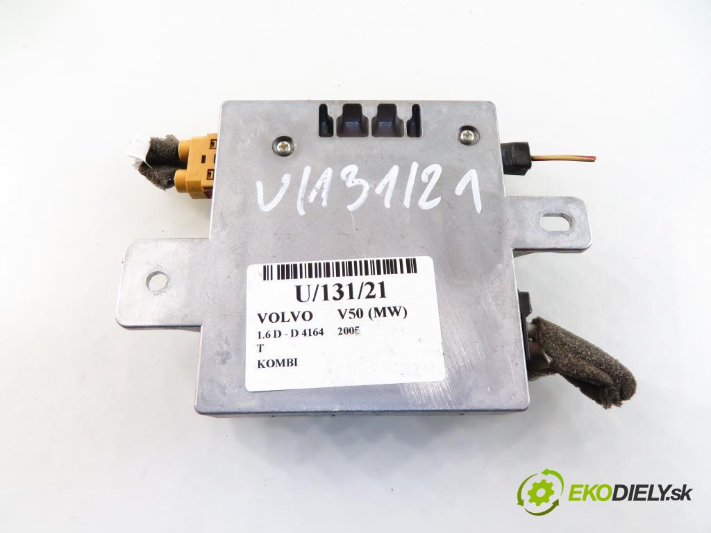 VOLVO V50 (MW) KOMBI 2005 1560,00 Wzmacniacze 1560,00 Zosilňovač 30657373 (Zosilňovače)