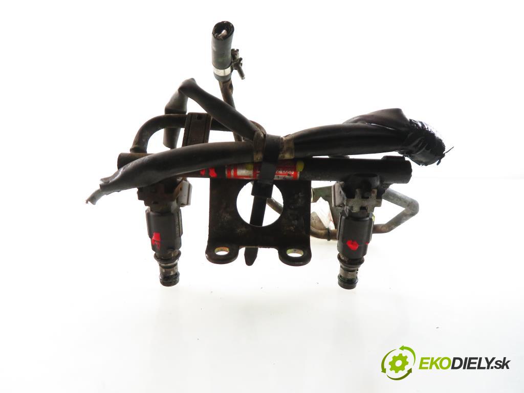 SUBARU IMPREZA kombi (GG) KOMBI 2000 1994,00 Listwy wtryskowe 1994,00 Lišta vstrekovacia 17523AA560; FBLC100 (Vstrekovacie lišty)