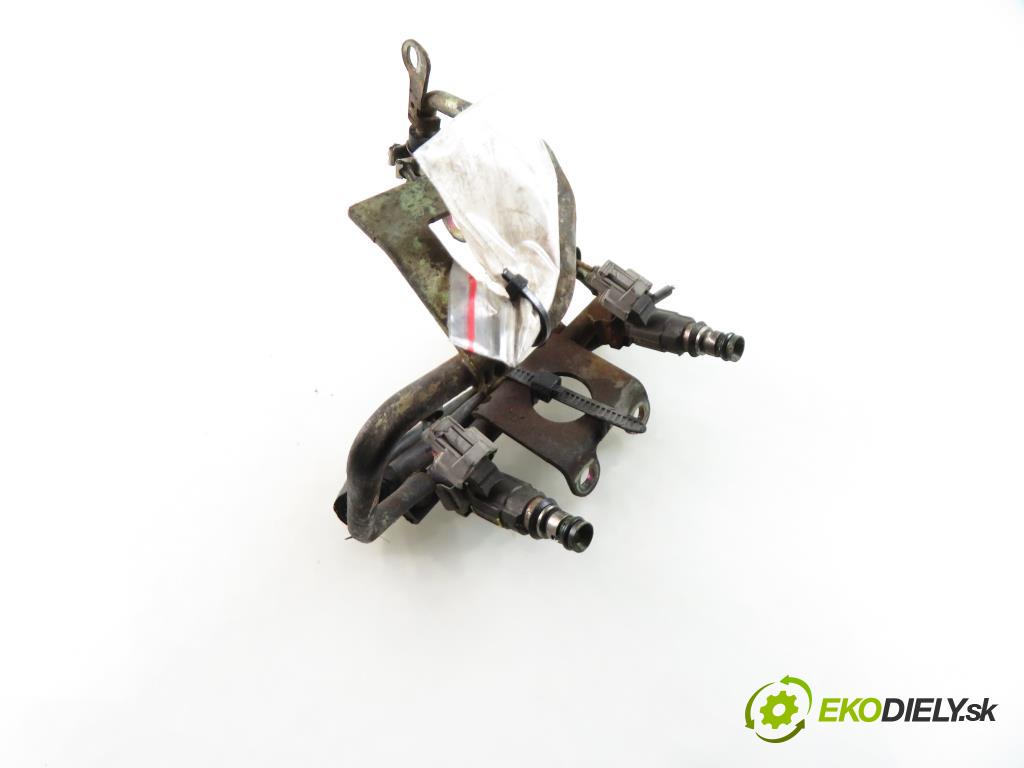 SUBARU IMPREZA kombi (GG) KOMBI 2000 1994,00 Listwy wtryskowe 1994,00 Lišta vstrekovacia 17523AA560; FBLC100 (Vstrekovacie lišty)