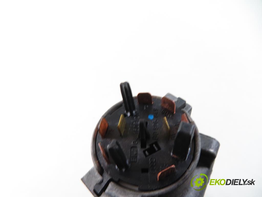 VW POLO (9N_) HB 2002 47,00 1.2 12V 64 - AZQ 1198,00 spinačka 4B0905851C (Spínacia skrinka)