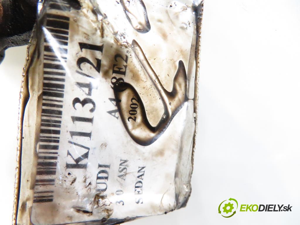 AUDI A4 (8E2, B6) SEDAN 2002 2976,00 Kolektory wydechowe 2976,00 potrubí VYČERPAT: 06C253031H (Výfukové potrubí)