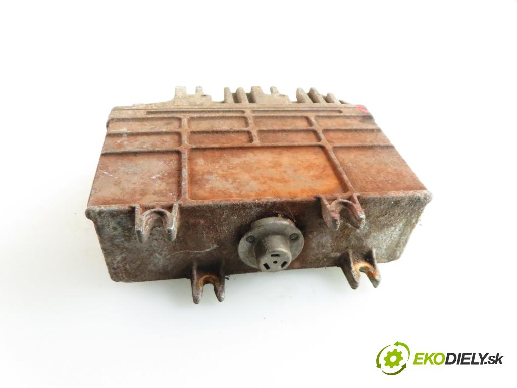 SEAT IBIZA II (6K1) HB 2001 1390,00 Sterowniki silnika 1390,00 Riadiaca jednotka Motor 6K0906026B;0261203751;0261203750