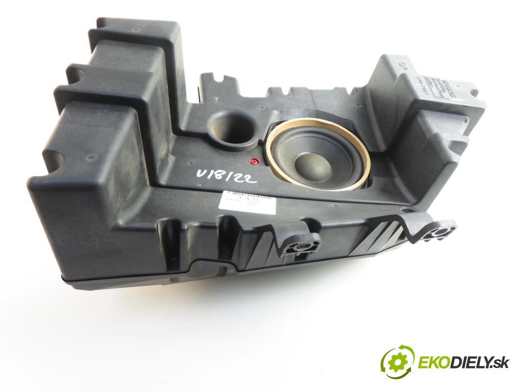 SUBARU TRIBECA (B9) SUV 2007 3000,00 Głośniki 3000,00 subwoofer 86301XA34A (Audio zariadenia)