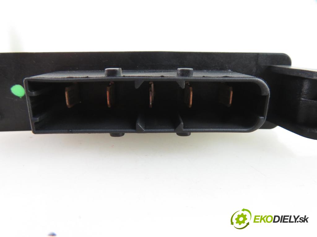 CITROEN C4 I (LC_) HB 2005 1560,00 Nagrzewnice 1560,00 Výhrevné teleso, radiátor kúrenia elektrická C6678 (Radiátory kúrenia)